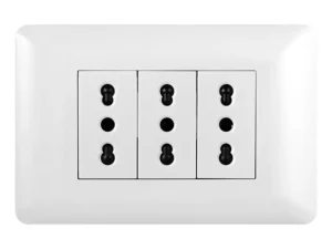 Tomacorriente triple blanco 10-16A 250V con placa – Colombiavid